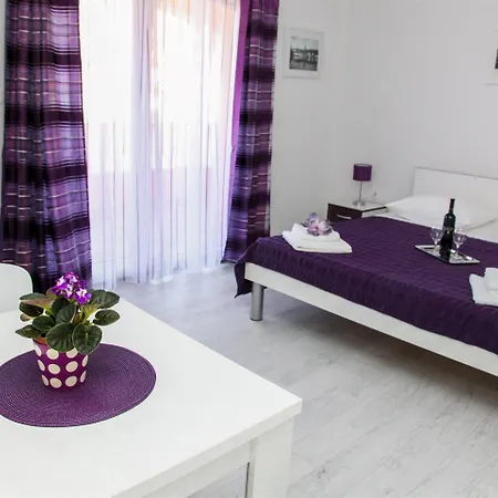 Appartement Kaja - Right Next To The Trogir