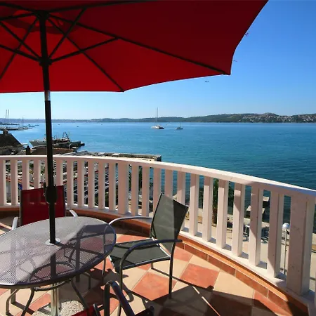 아파트 Kaja - Right Next To The *