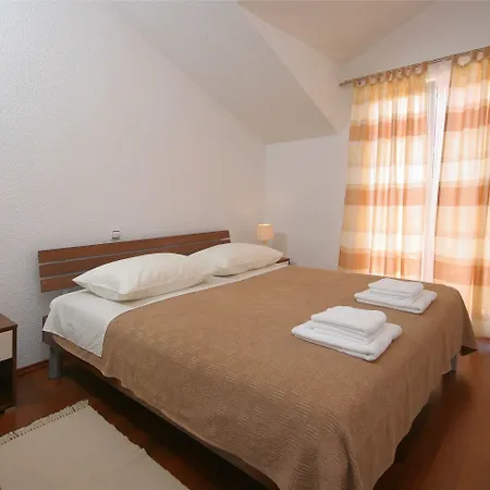 Kaja - Right Next To The 아파트 *