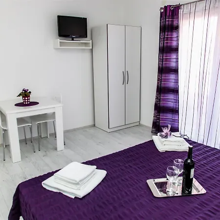 아파트 Kaja - Right Next To The *