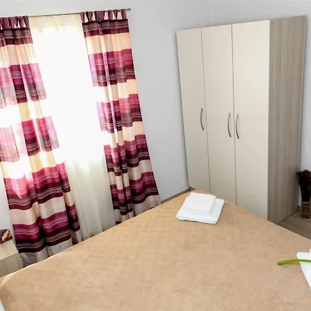 Kaja - Right Next To The 아파트 *