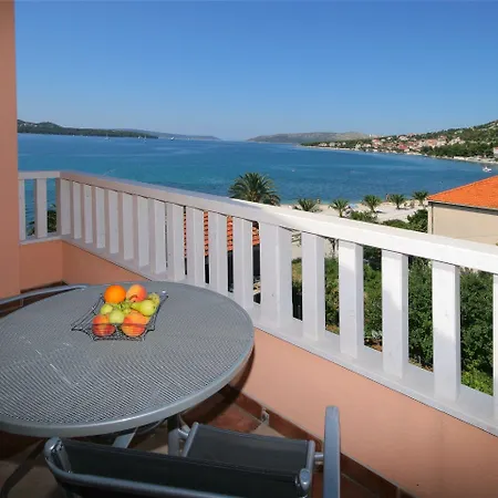 Kaja - Right Next To The Apartmán Trogir