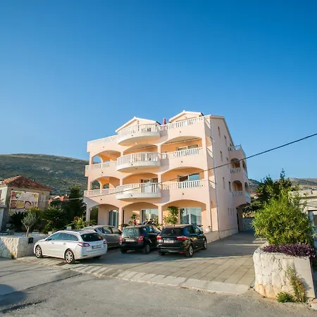 Kaja - Right Next To The 트로기르