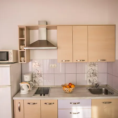 Kaja - Right Next To The 트로기르